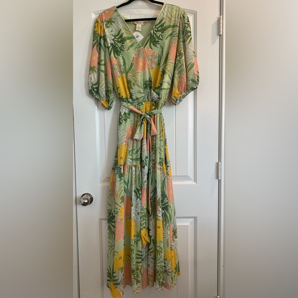 Beautiful boutique, floral dress by Flying Tomato. NWT, never worn.